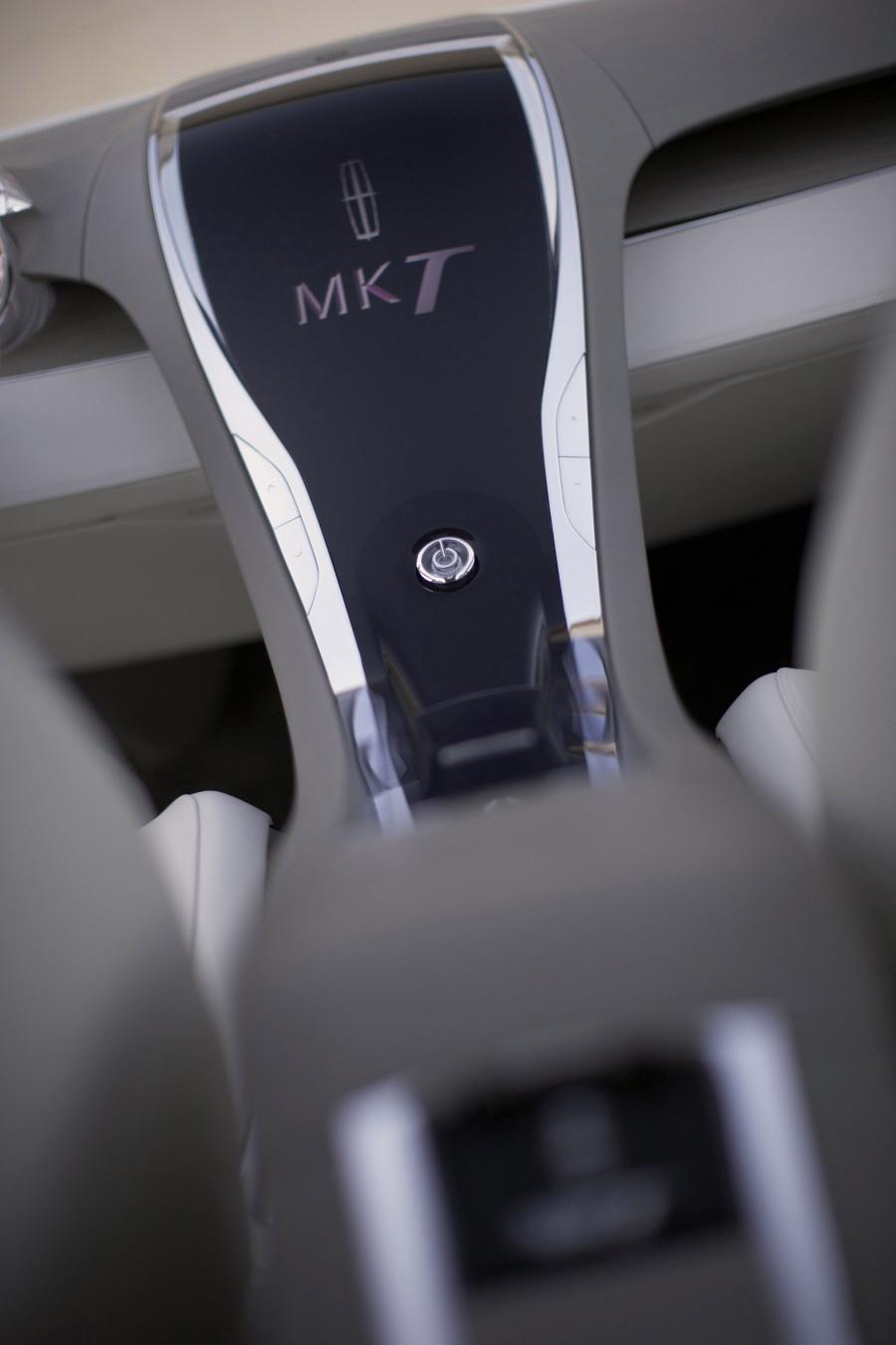  Lincoln MK9 Concept 2001 года  (фото 2 из 82)